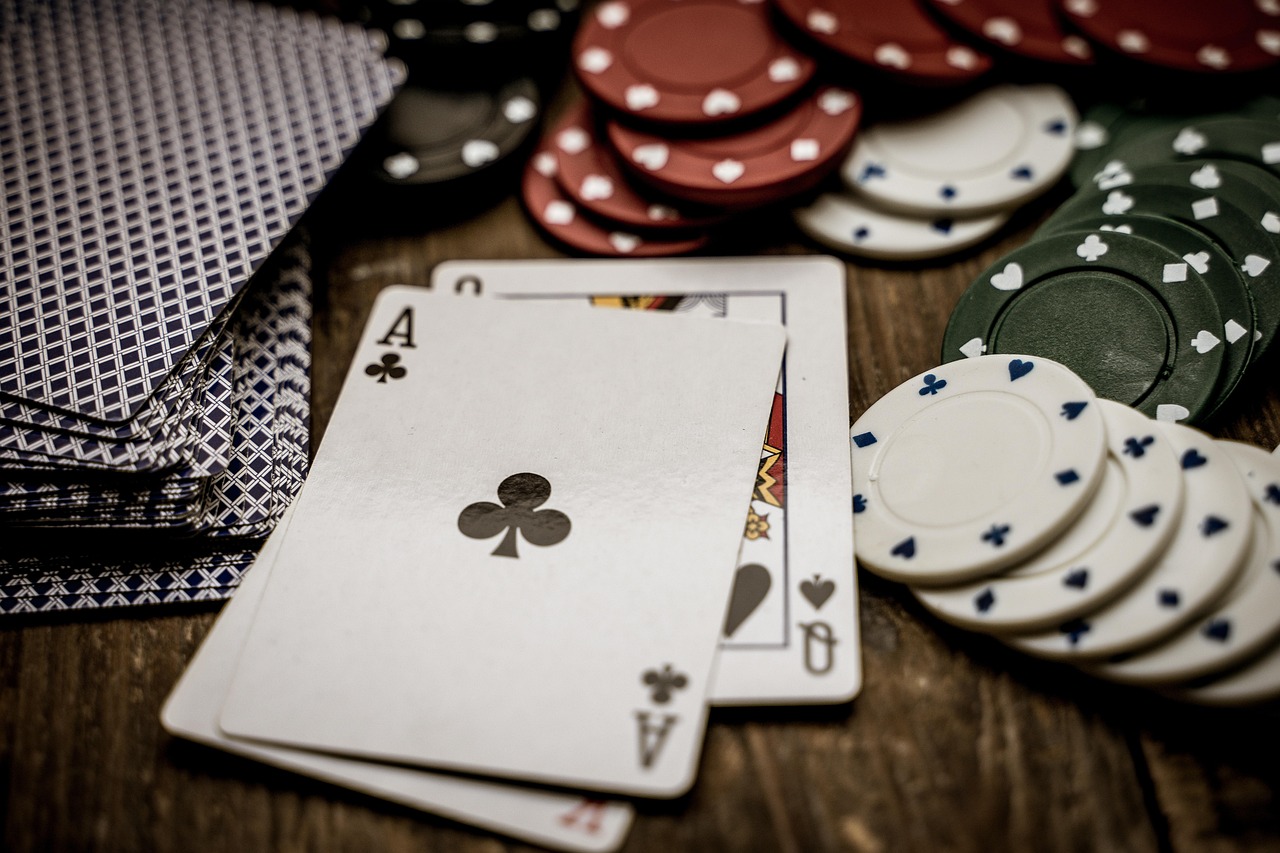 Baccarat Banker Vs Player House Edge Guide 2026 - baccarat casino table playing cards banker player