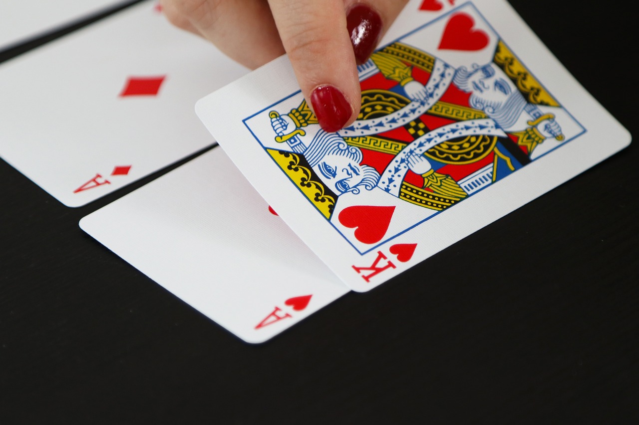 Baccarat Side Bet Risks Faq Guide 2026 - baccarat casino table playing cards banker player