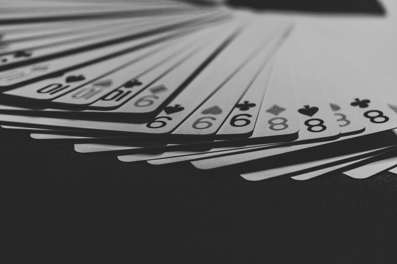 Baccarat Side Bet Risks Guide Guide 2026 - baccarat casino table playing cards banker player